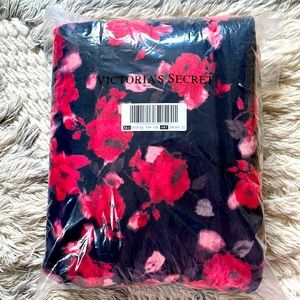 NWT Victoria’s Secret Floral Blanket
